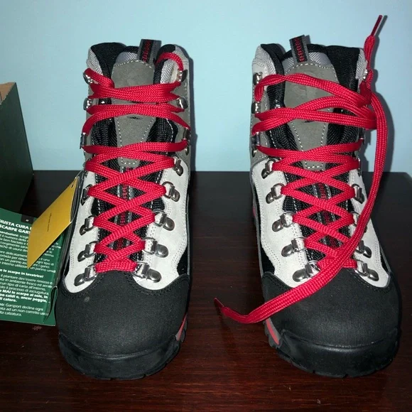 NWT_Women's Hiking Boots WATERPROOF_NWT - Picture 8 of 14